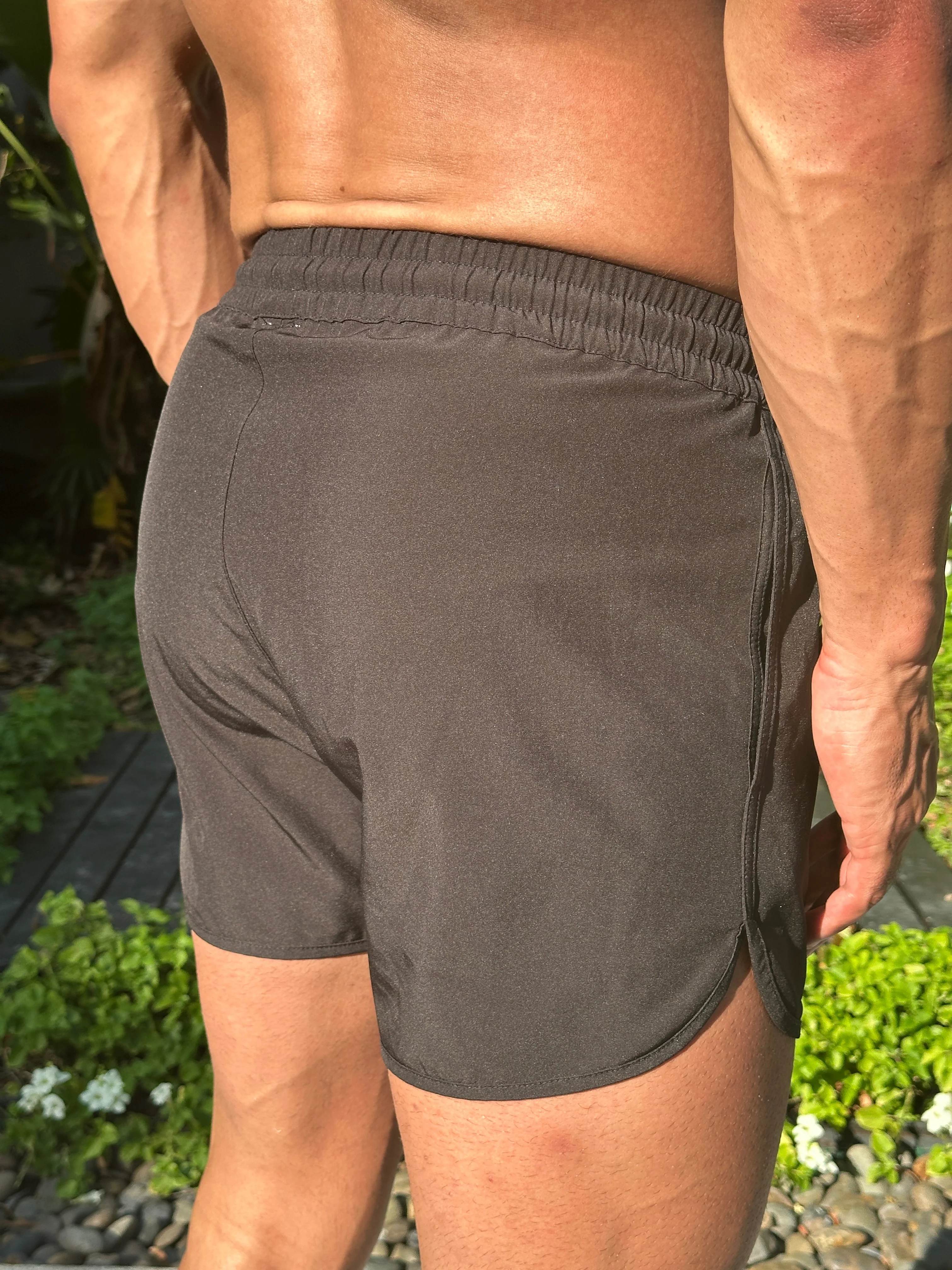 Signature Shorts - Black - Image 4